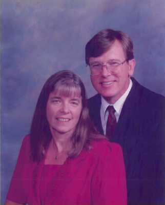 Lois and Interim Pastor Del Keeney 2003